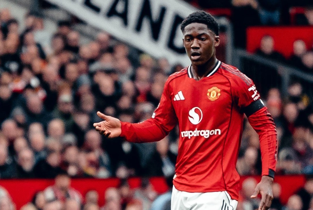 Kobbie Mainoo saat bermain untuk Manchester United usai kabar kontrak baru dengan kenaikan gaji