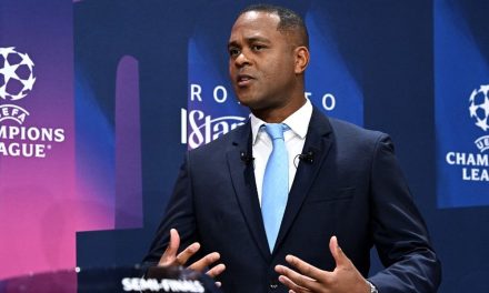 Patrick Kluivert Kembali ke Indonesia, Disambut Hangat Suporter