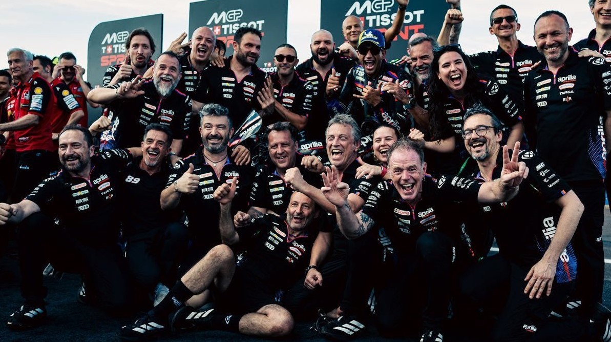 Jorge Martin bersama tim Aprilia Racing di paddock MotoGP 2026