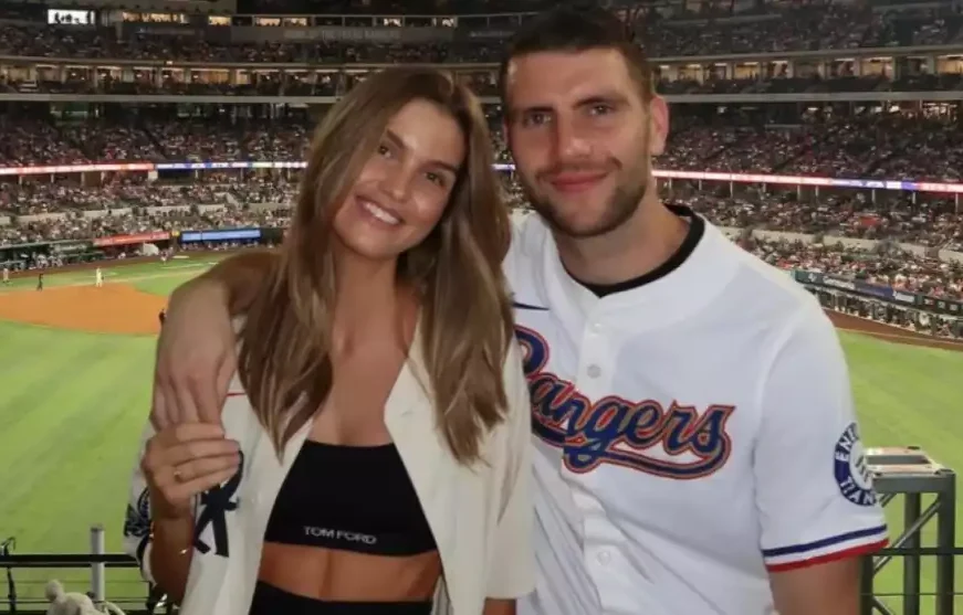 Luna Bijl menangis haru setelah Maarten Paes jadi pahlawan Ajax