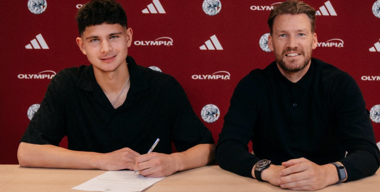 Giovanni van der Wijst Resmi Teken Kontrak Profesional di Ajax