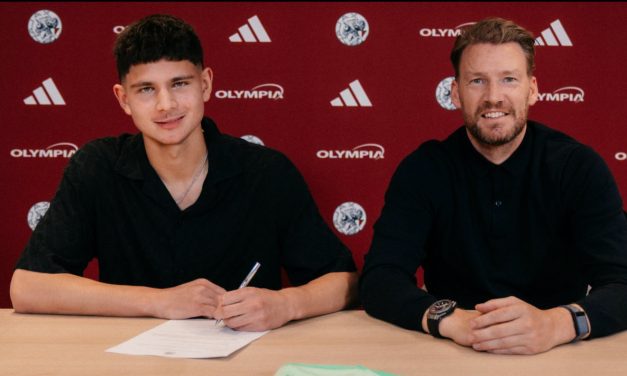 Giovanni van der Wijst Resmi Teken Kontrak Profesional di Ajax