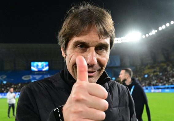 Conte Tinggalkan Napoli, Pesan Perpisahannya Jadi Sorotan