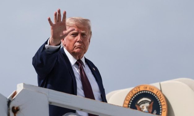 Donald Trump Bakal Serahkan Trofi Juara Piala Dunia 2026