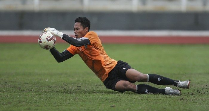 Syahrul Trisna resmi bergabung dengan Arema FC untuk melengkapi trio kiper lokal