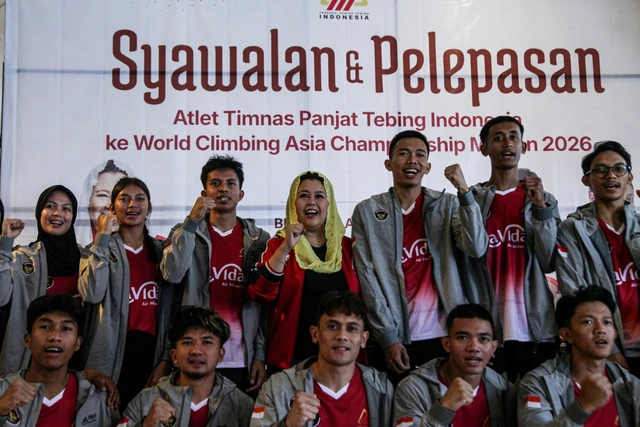 Timnas Panjat Tebing Indonesia yang akan berlaga pada World Climbing Series Chamonix 2026 di Prancis.