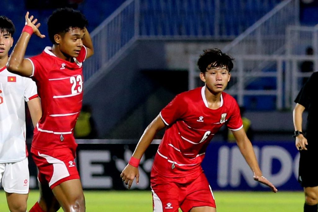 Timnas U17 Indonesia melawan Malaysia pada laga Garuda Championship Series 2026 di Stadion Manahan Solo.