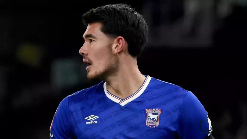 Elkan Baggott resmi bergabung dengan Millwall FC setelah meninggalkan Ipswich Town secara permanen.