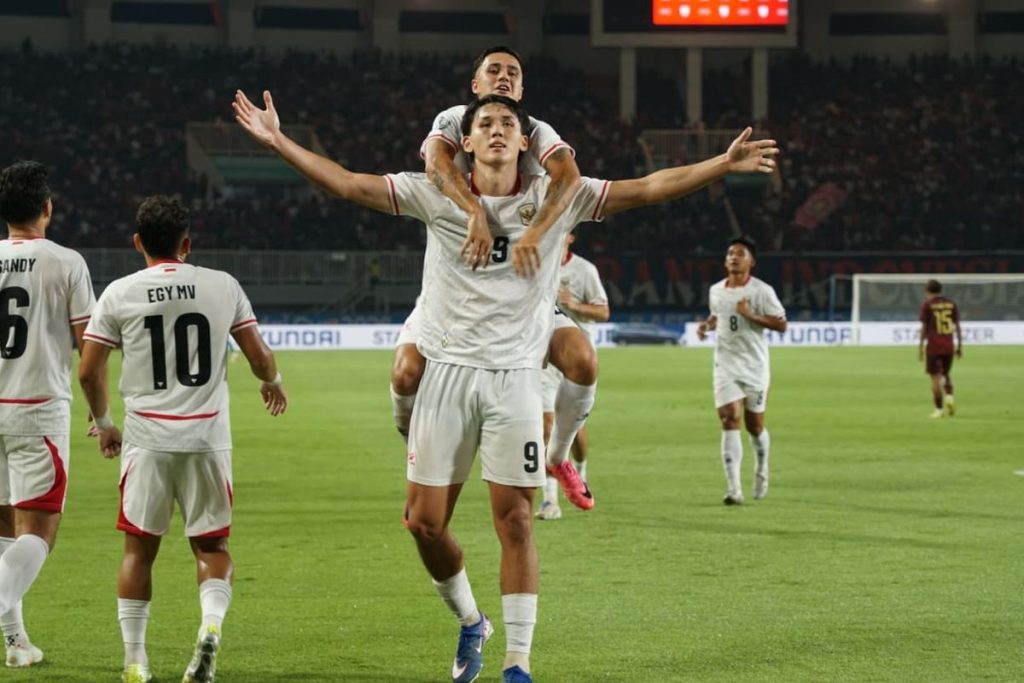 Mitchell Baker merayakan hattrick usai membawa Timnas Indonesia menang 5-1 atas Kamboja di ASEAN Championship 2026.