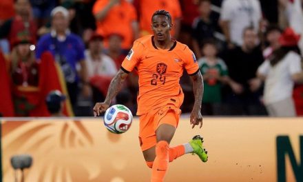 AS Roma Kepincut Crysencio Summerville, Transfer Memanas