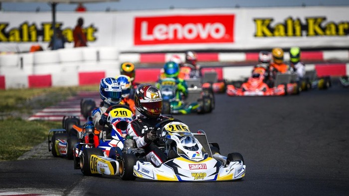 Qarrar Firhand saat meraih gelar juara WSK Euro Series 2026 di Sirkuit Cremona, Italia.