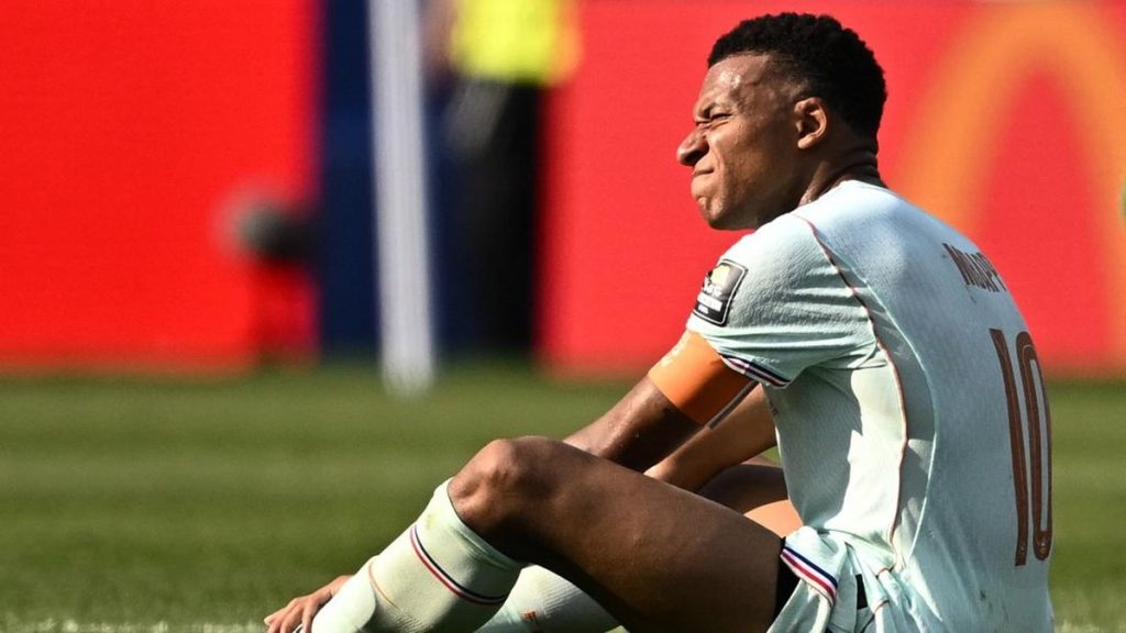 Kylian Mbappe mengalami cedera pergelangan kaki saat pertandingan Piala Dunia 2026.