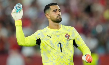 Chelsea Ngebut Kejar Diogo Costa, Xabi Alonso Minta Kiper Baru