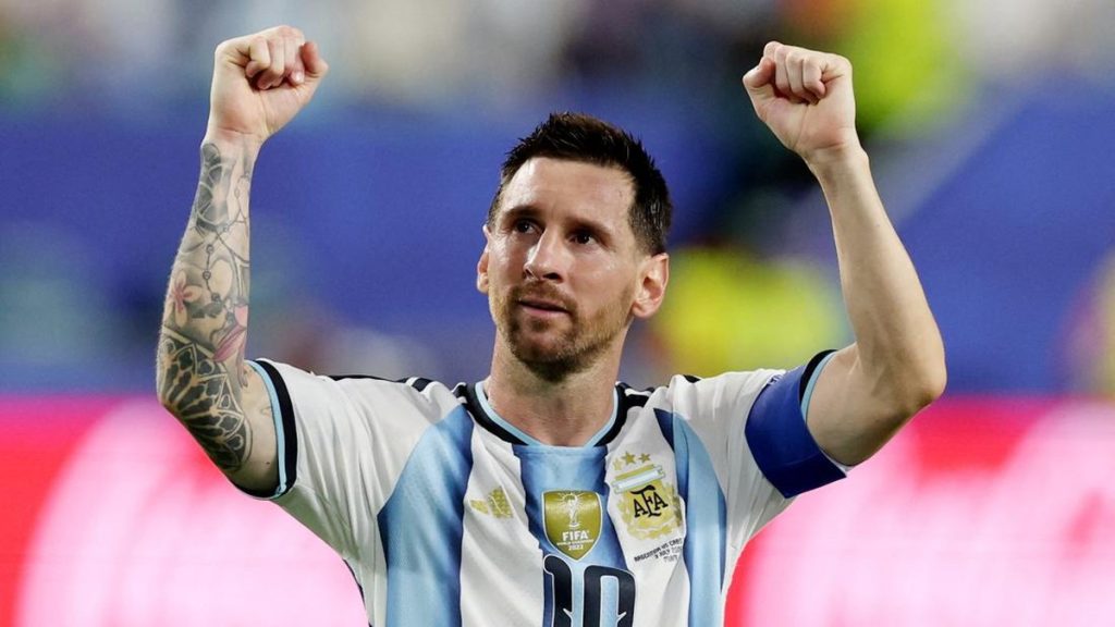 Lionel Messi merayakan gol saat membawa Argentina menang atas Tanjung Verde di Piala Dunia 2026 dan mencetak rekor baru.