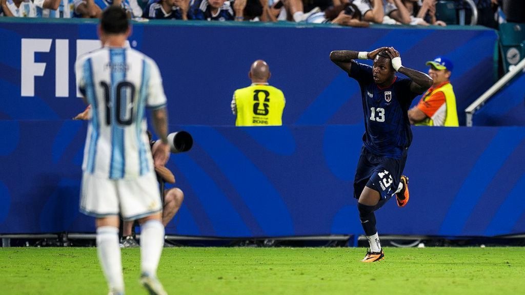 Sidny Lopes Cabral merayakan gol spektakuler ke gawang Argentina yang terpilih sebagai Gol Terbaik Piala Dunia 2026.