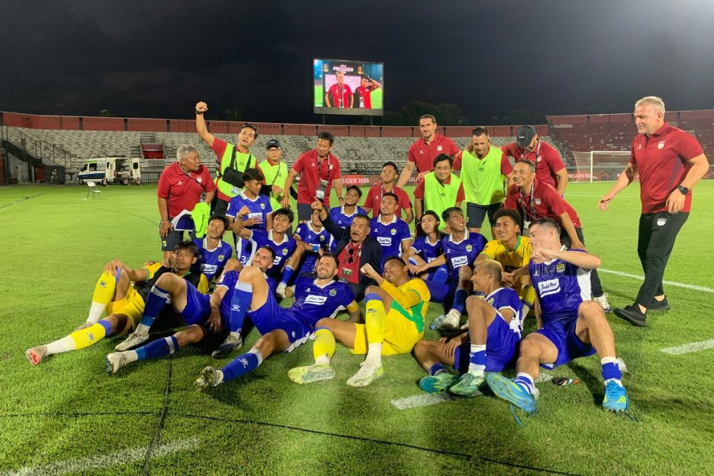 Selebrasi pemain Persib Bandung setelah mengalahkan Persija Jakarta pada semifinal Piala Presiden 2026.