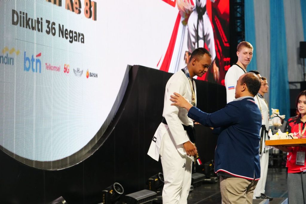 Adrian Kaiser bertanding di final Asian Taekwondo Indonesia Open Championship 2026