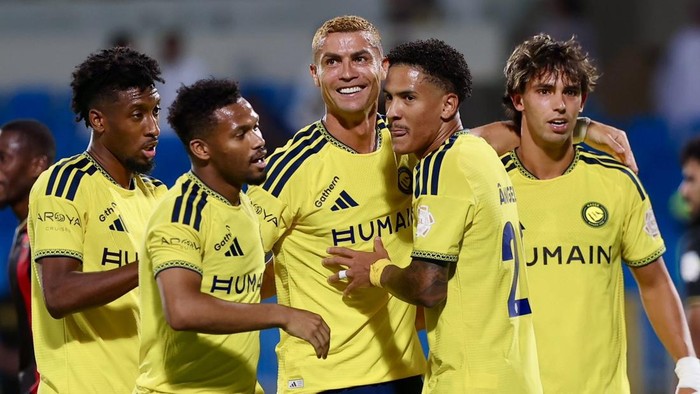 Cristiano Ronaldo Cetak Gol Saat Al Nassr Hancurkan Al Riyadh 4-0
