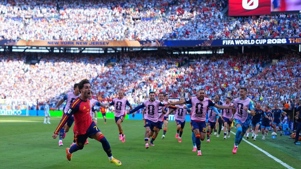 Ferran Torres saat membela Barcelona di tengah rumor transfer menuju PSG dan Tottenham.