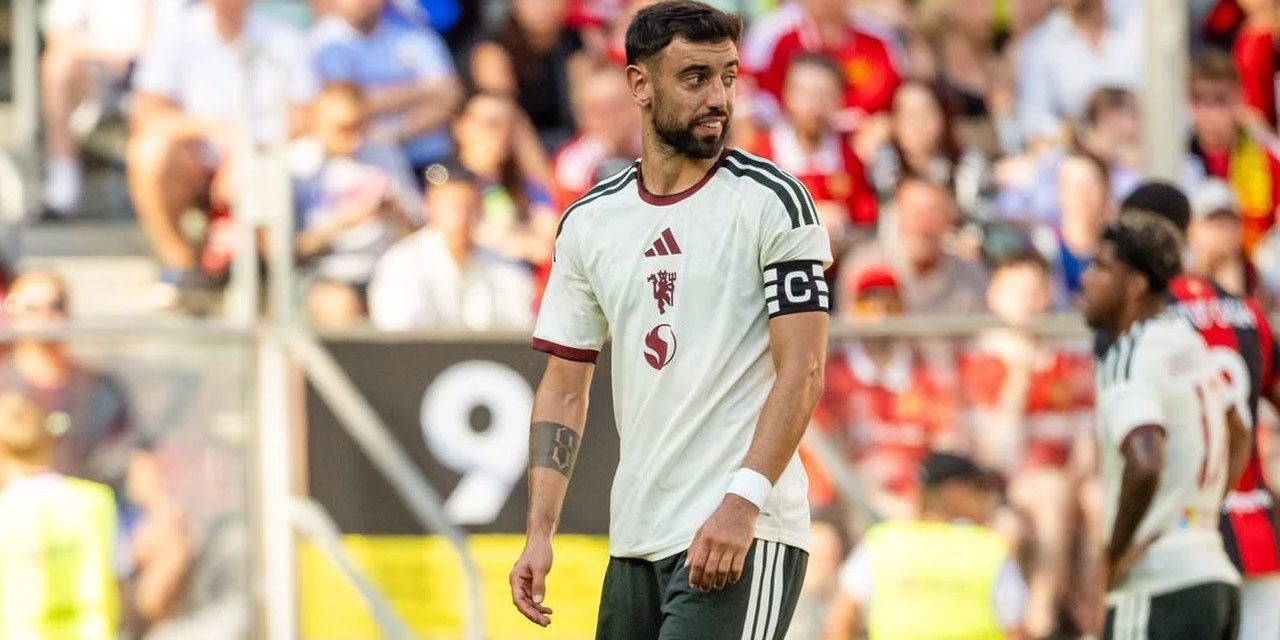 Bruno Fernandes Raih PFA Player of the Year, Rekor 21 Assist Jadi Bukti Dominasinya
