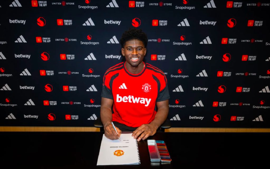 Manchester United Resmi Rekrut Carlos Baleba, Carrick Rombak Lini Tengah