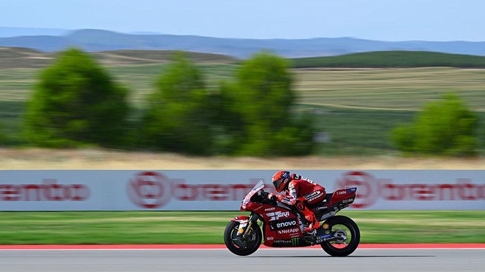 Marc Marquez Tercepat di FP1 MotoGP Aragon 2026, Raul Fernandez Tempel Ketat