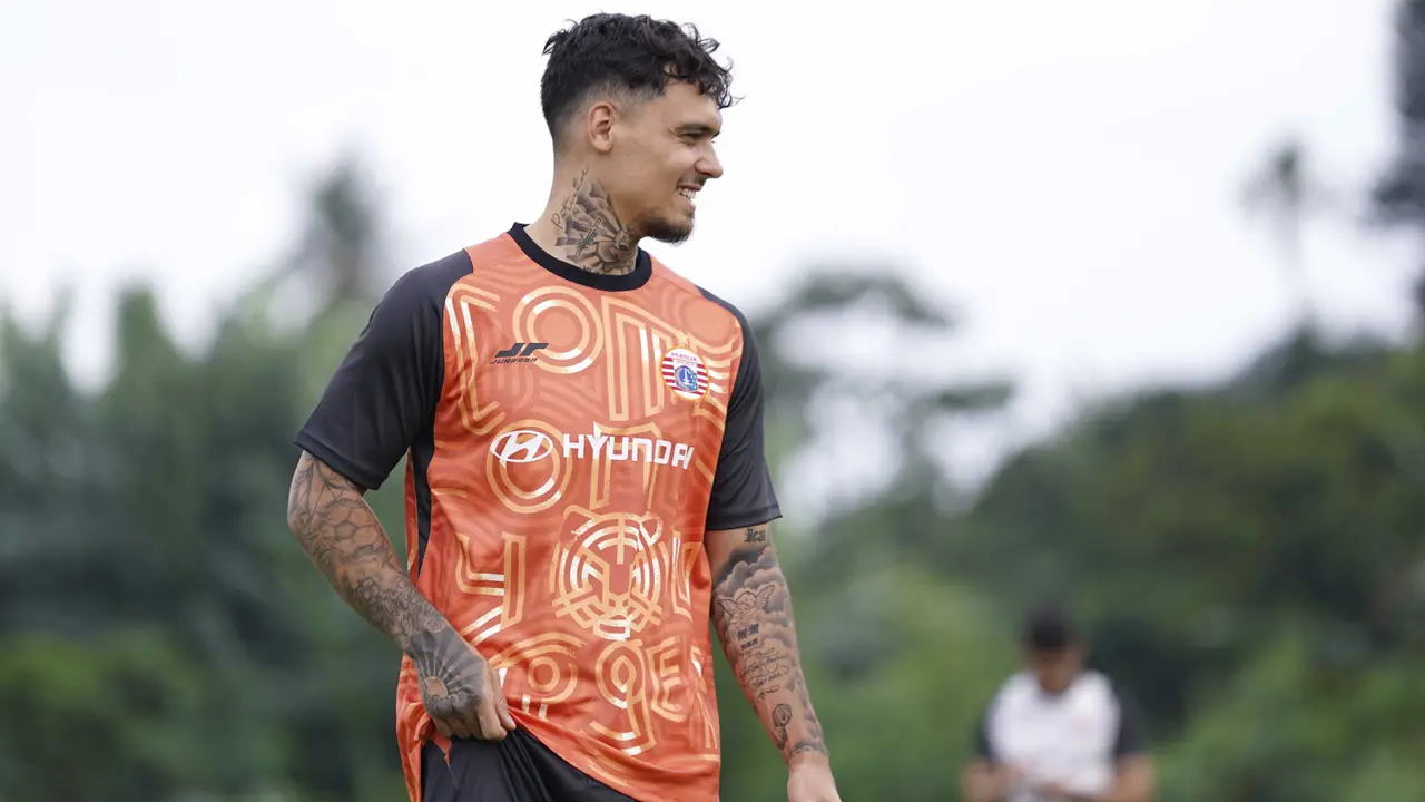 Shin Tae-yong menjelaskan kondisi Shayne Pattynama yang absen dari skuad Persija Jakarta