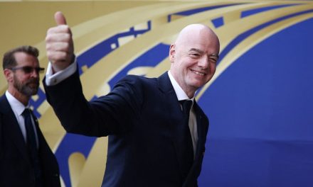 Samuel Eto’o Bela Gianni Infantino Jelang Pemilihan Presiden FIFA 2027